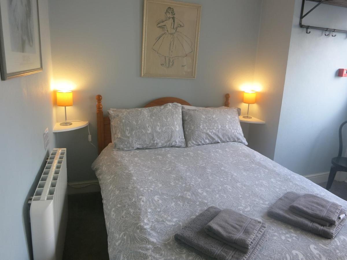 Marine View Guest House เวอร์ทิง ภายนอก รูปภาพ