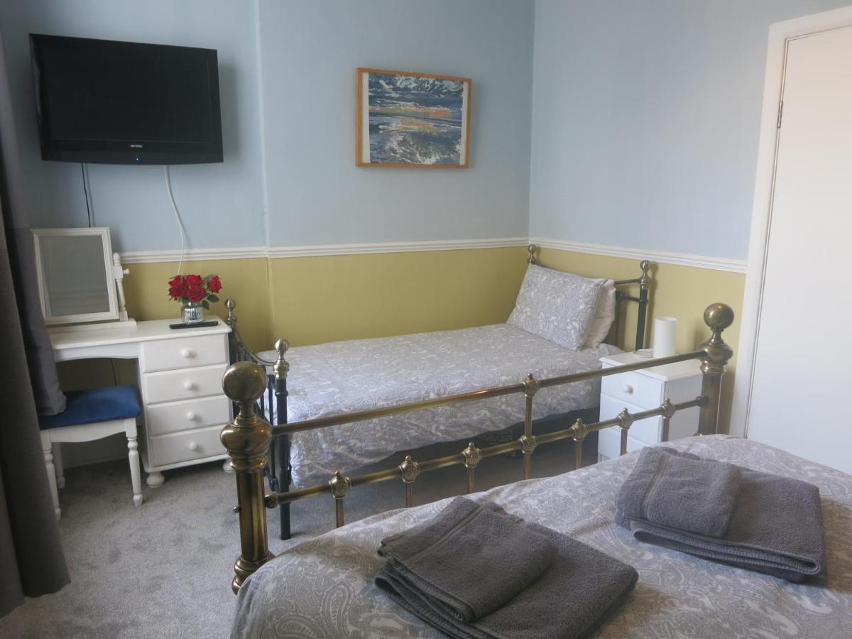 Marine View Guest House เวอร์ทิง ภายนอก รูปภาพ