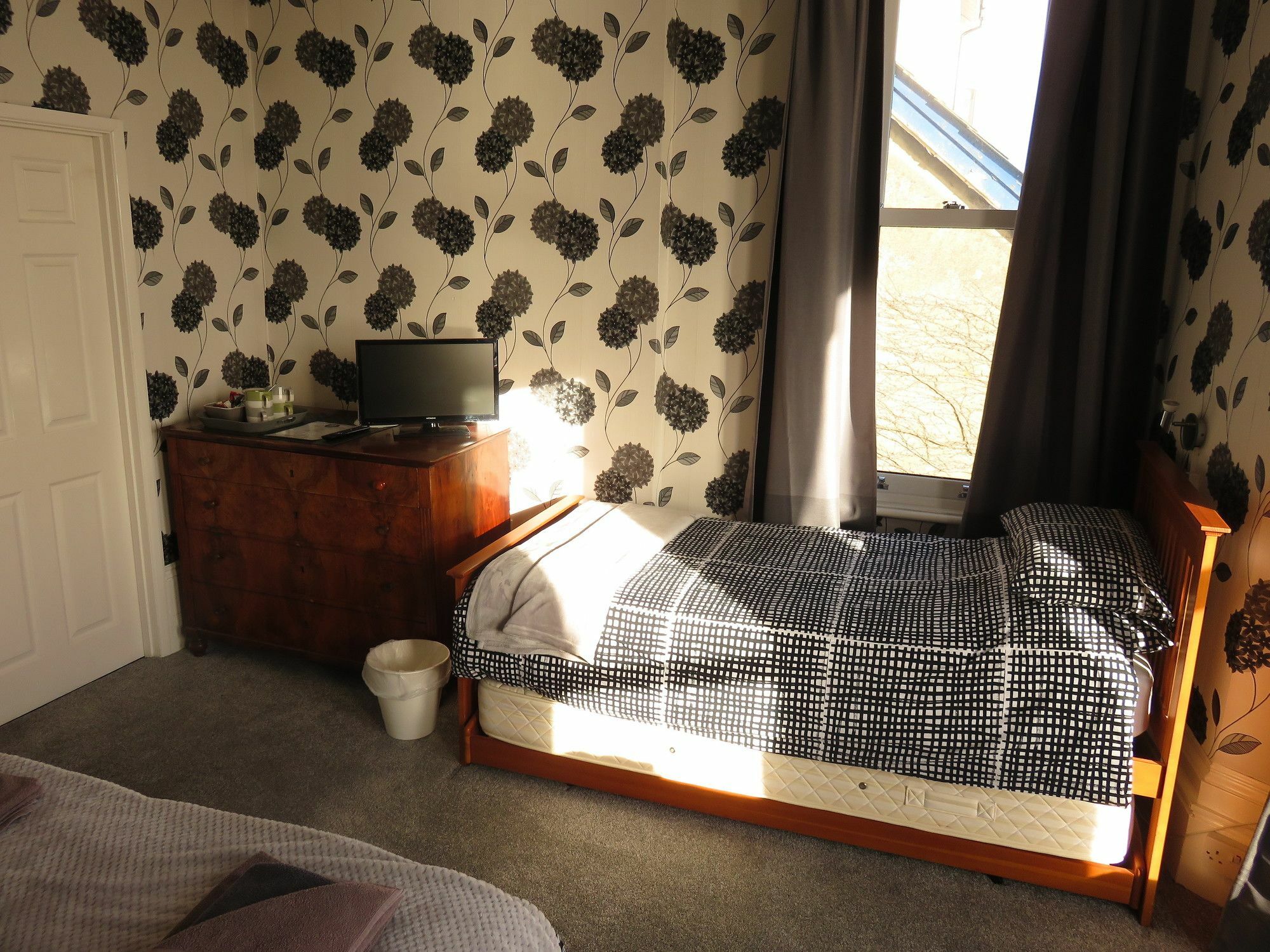 Marine View Guest House เวอร์ทิง ภายนอก รูปภาพ