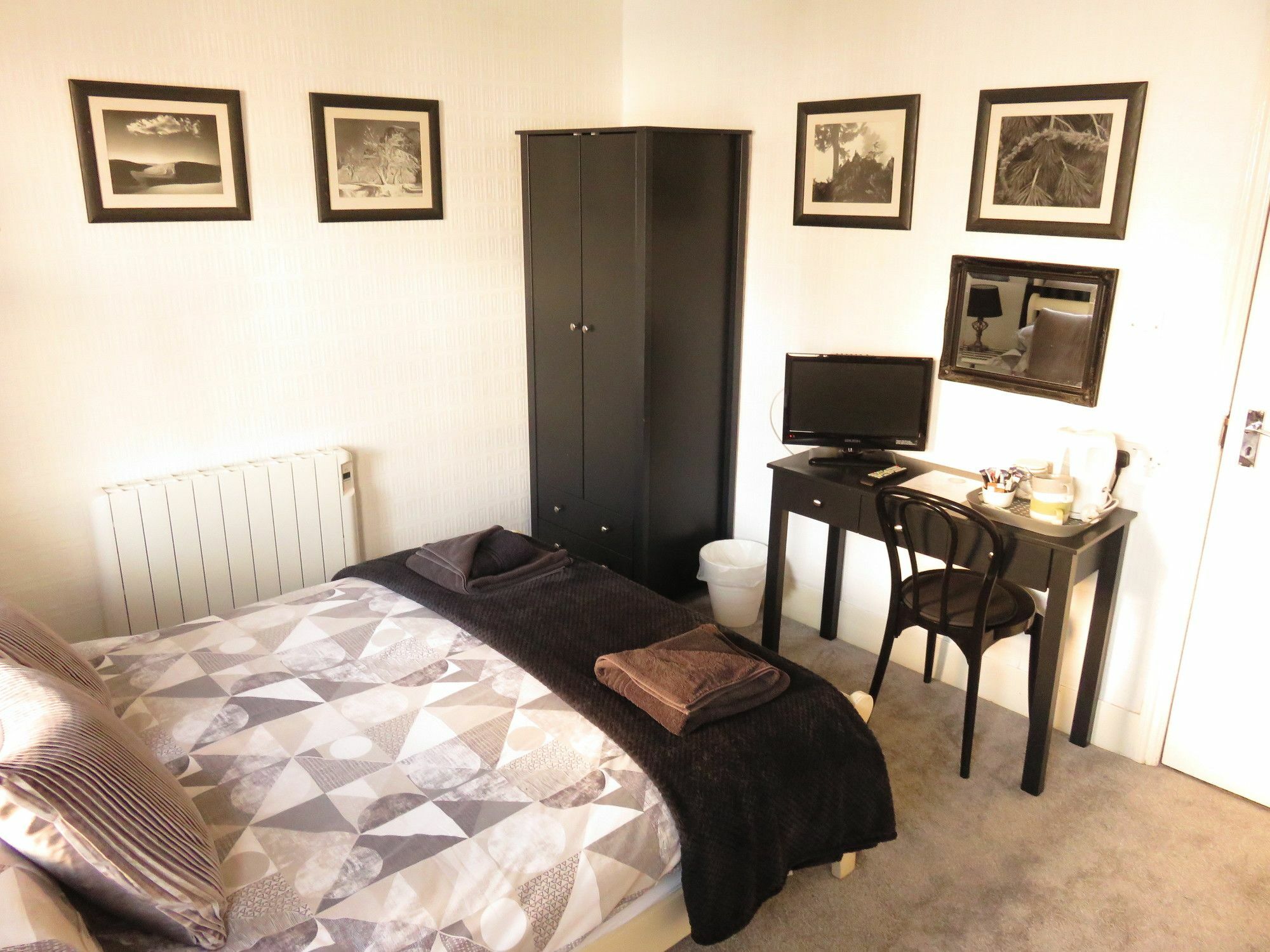 Marine View Guest House เวอร์ทิง ภายนอก รูปภาพ