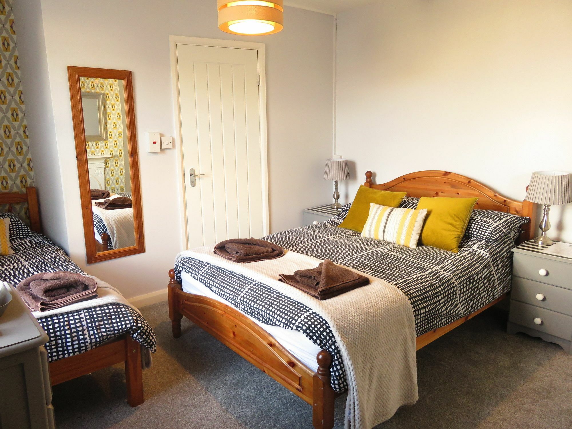 Marine View Guest House เวอร์ทิง ภายนอก รูปภาพ